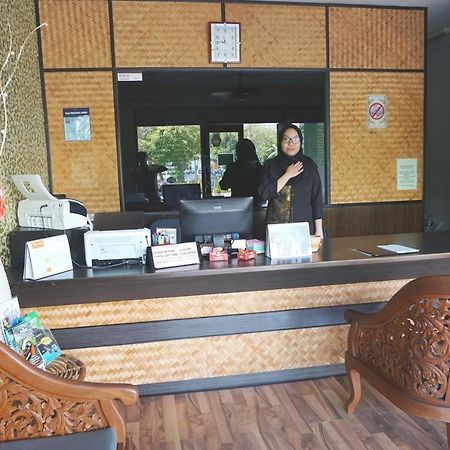 1 Baron Motel Kuah Bagian luar foto