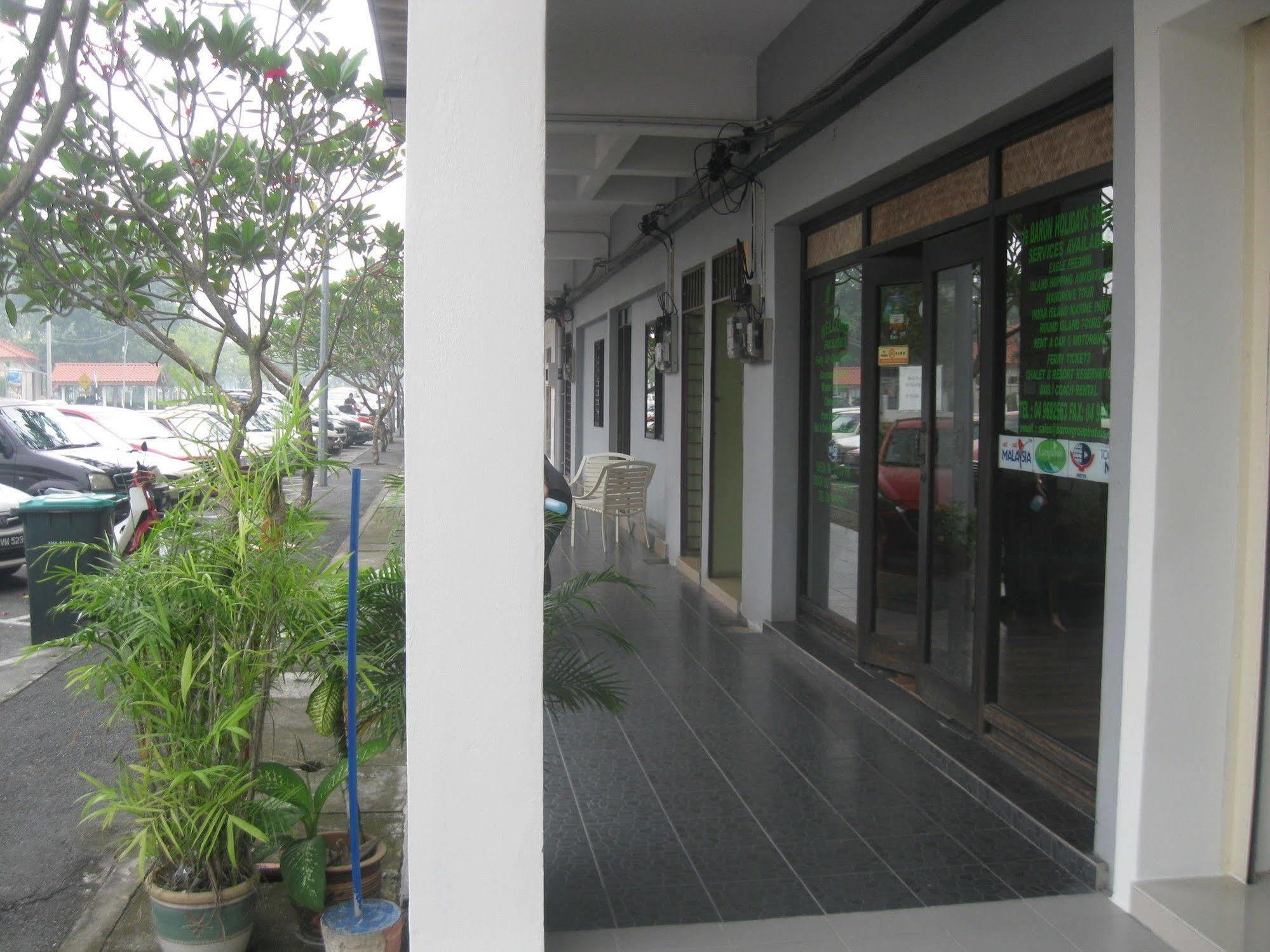 1 Baron Motel Kuah Bagian luar foto
