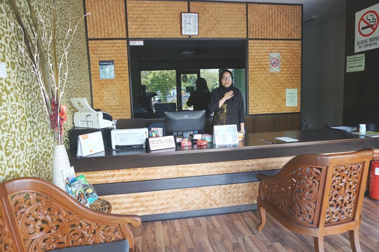 1 Baron Motel Kuah Bagian luar foto